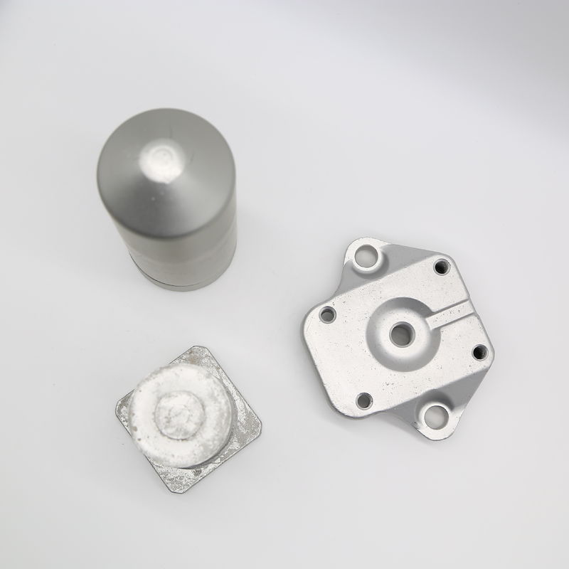 Services de forgeage personnalisé pour l'aluminium en acier anodisé de couleur et en laiton requis par le client