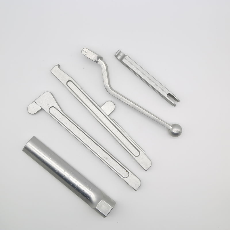 Services de forgeage personnalisé pour l'aluminium en acier anodisé de couleur et en laiton requis par le client