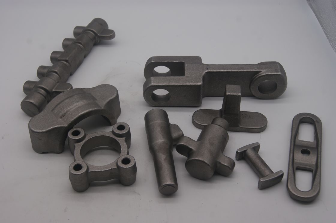 Le client a besoin d'une forge à chaud en aluminium, acier et métal de haute précision pour les pièces personnalisées