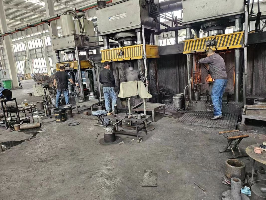 Pièces automobiles en acier forgé, fabriquées avec précision pour une fonctionnalité et des performances optimales